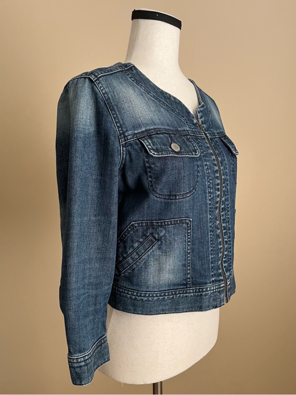 Uniqlo - Cropped Denim Zip-Up Jacket in Distressed Blue  - Medium